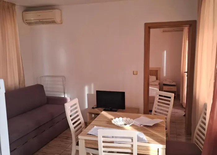 Salena Apartman Napospart